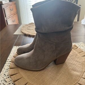Elegant Taupe Suede Heeled Boots